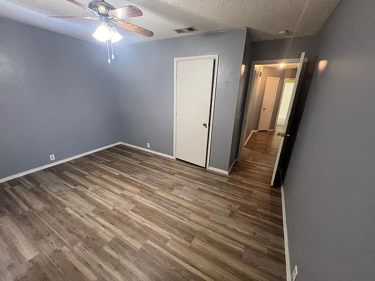 1004 Wintercreek Dr — Photo 16