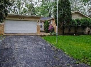 445 Milton Ln, Hoffman Estates, IL 60169