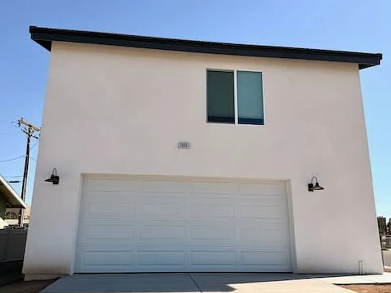 Spacious 3BR/2BA Home with Open Floor Plan, Garage & Washer/Dryer — Photo 52