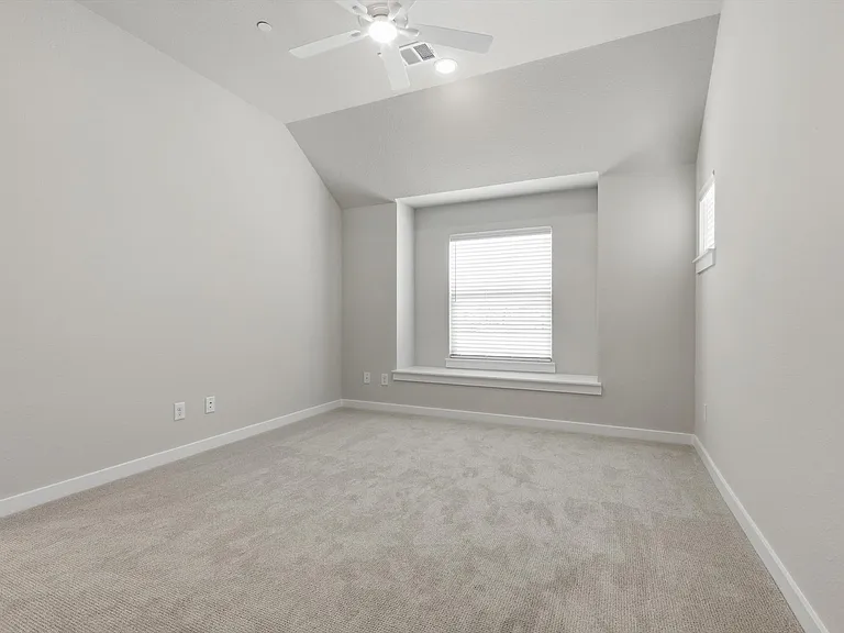 2845 Concord Dr — Photo 17