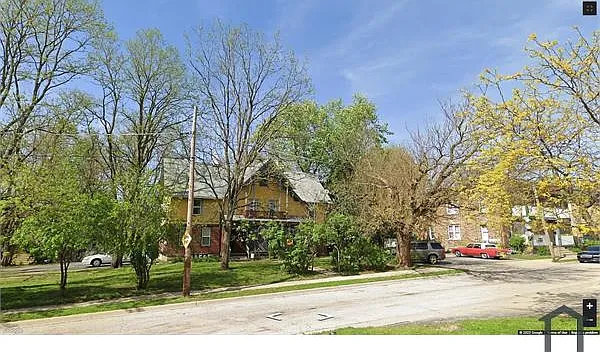 1310 Home Pl #3