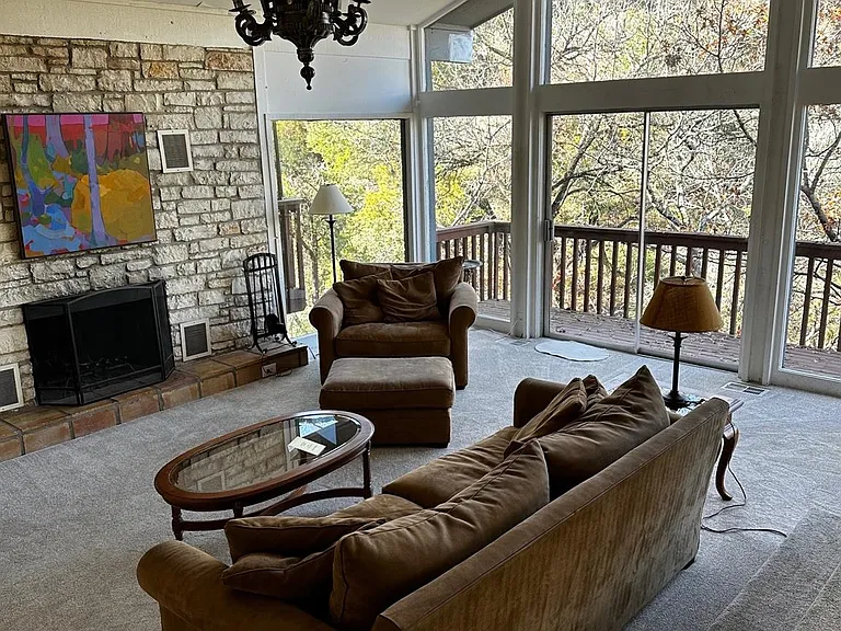 1626 Westlake Dr — Photo 3