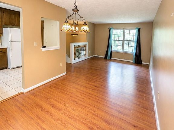 3rd image of 330 Wood Dr