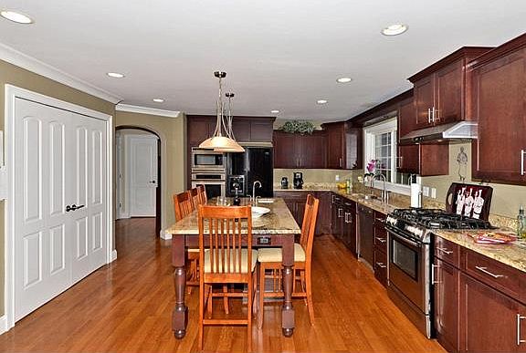 5th image of 5066 Suson Hills Dr