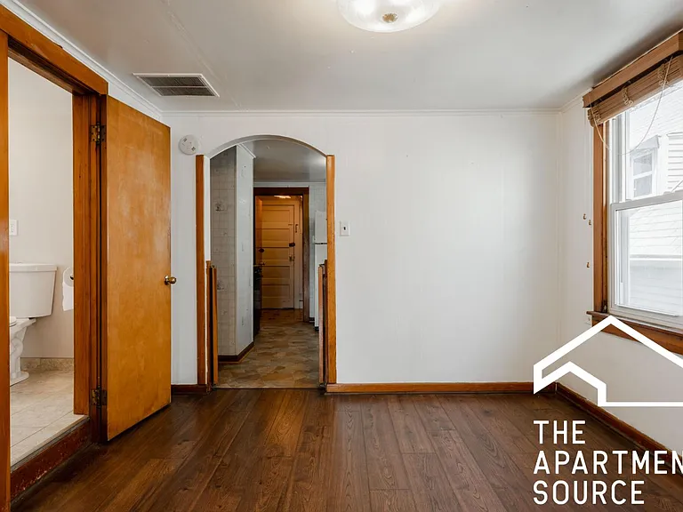 1334 W Barry Ave #3 — Photo 5
