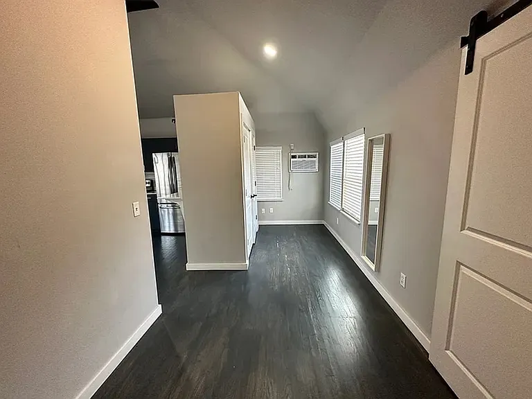 1630 NW 13th St — Photo 8