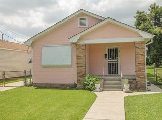 93 5th St, Gretna, LA 70053