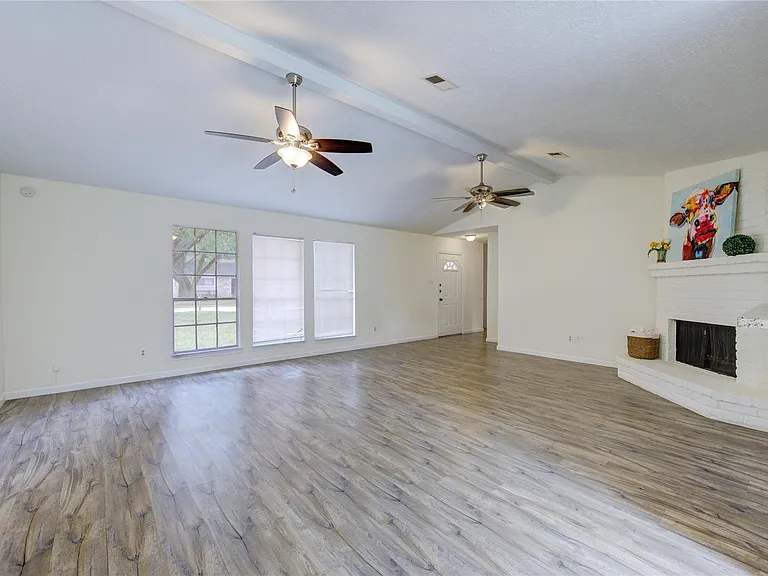950 Grand Junction Dr — Photo 4