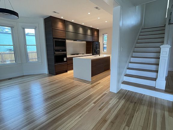 2nd image of 954 E Bayaud Ave
