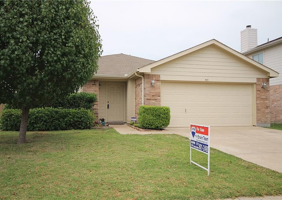 1st image of 913 Oak Hollow Ln