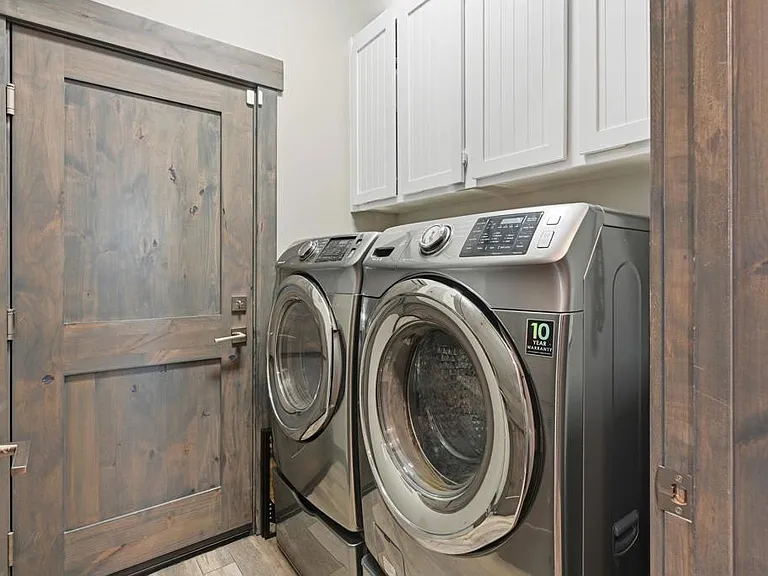 1109 Hampton Ct — Photo 34