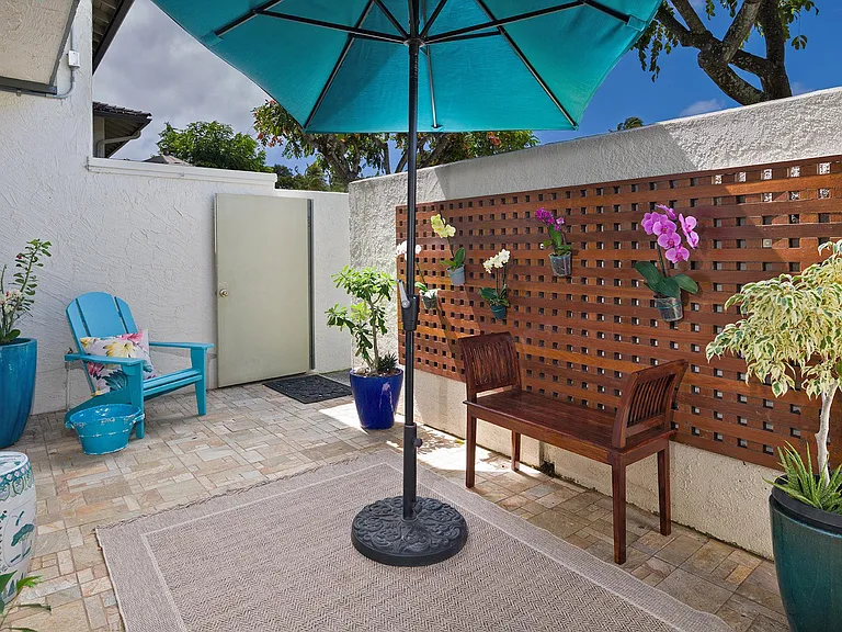 211 Kawaihae St #D9 — Photo 2