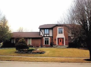 125 Random Dr, Hamilton, OH 45013