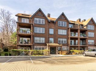 16 Hayestown Rd #B101, Danbury, CT 06811