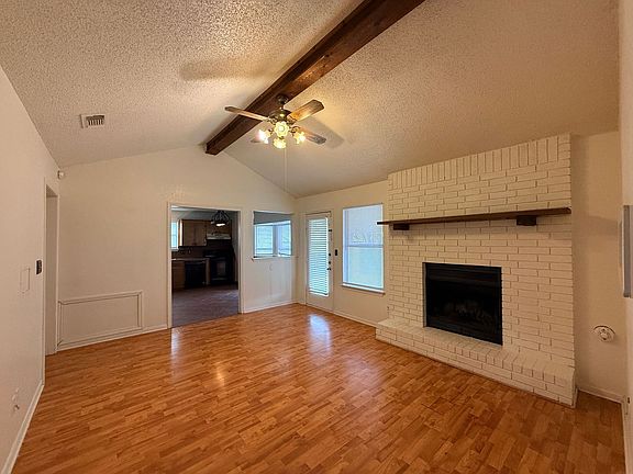 5th image of 121 Chestnut Dr