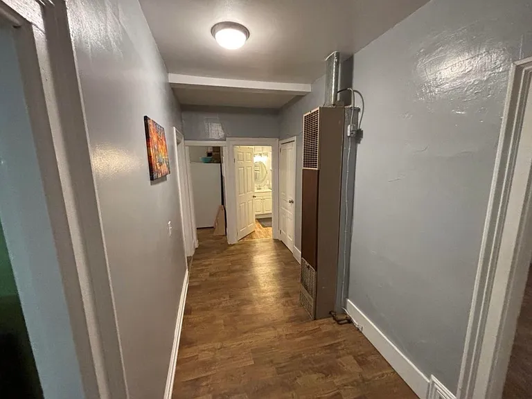 112 S Stewart Ave — Photo 2