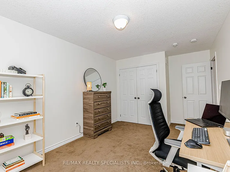 117 Norma Cres #MAIN UPPER — Photo 24