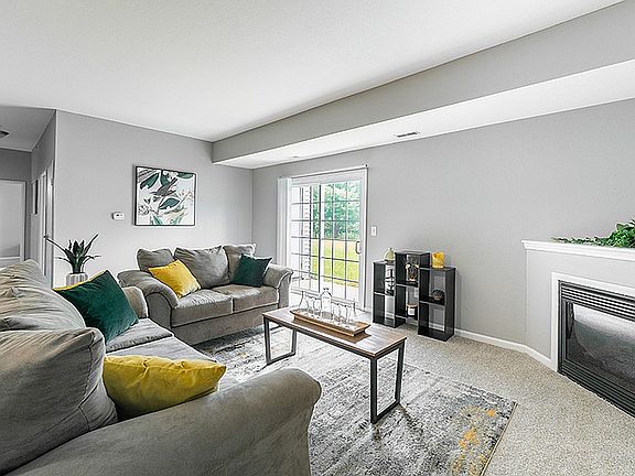 5th image of 14690 Abbey Ln #14705B04