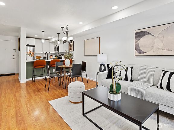 5th image of 3022 SW Bradford Street #305