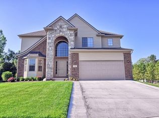 2742 Alorington Ct, Commerce Township, MI 48382