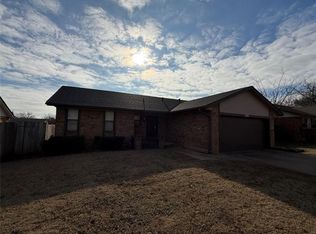 1720 SE 7th St, Moore, OK 73160