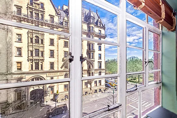 Sold by Societe Real Estate | media 25