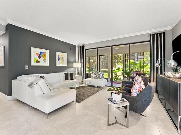 4th image of 7840 Lexington Club Boulevard #B