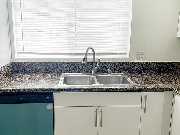 5th image of 5040 A St