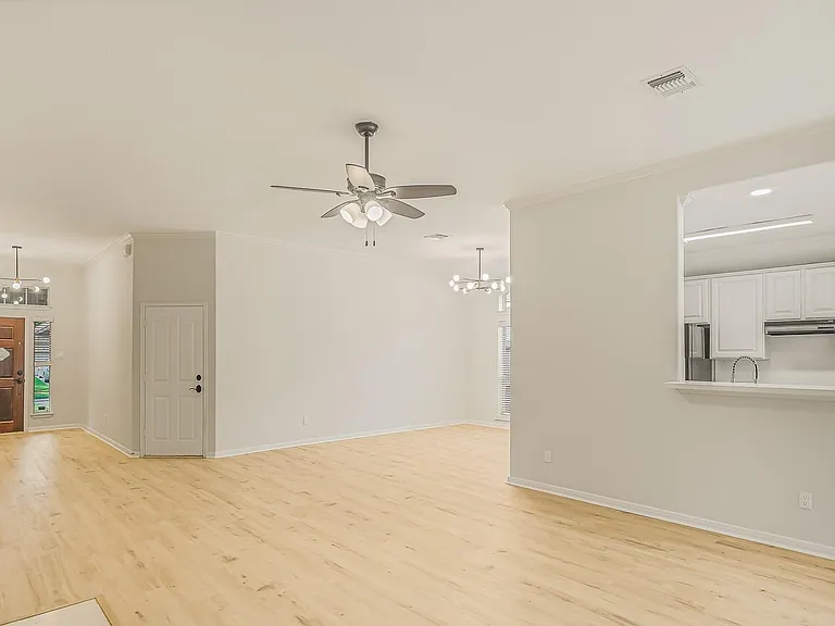 71 N Queenscliff Cir — Photo 15