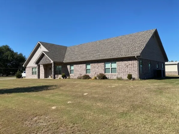 308 N Douglas St, Bogata, TX 75417