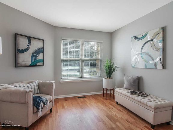 5th image of 502 Fairfax Ln