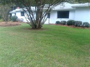 766 S Peace Haven Rd, Winston Salem, NC 27103