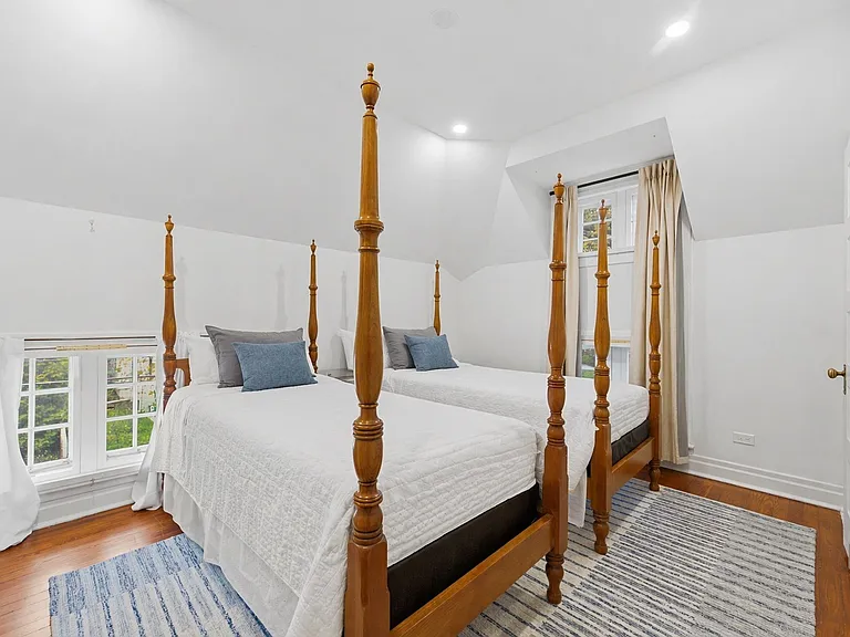 235 1/2 Greenwood St #CH — Photo 8