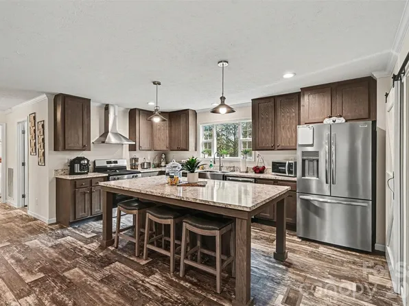 420 Hoffman Rd, Lincolnton, NC 28092