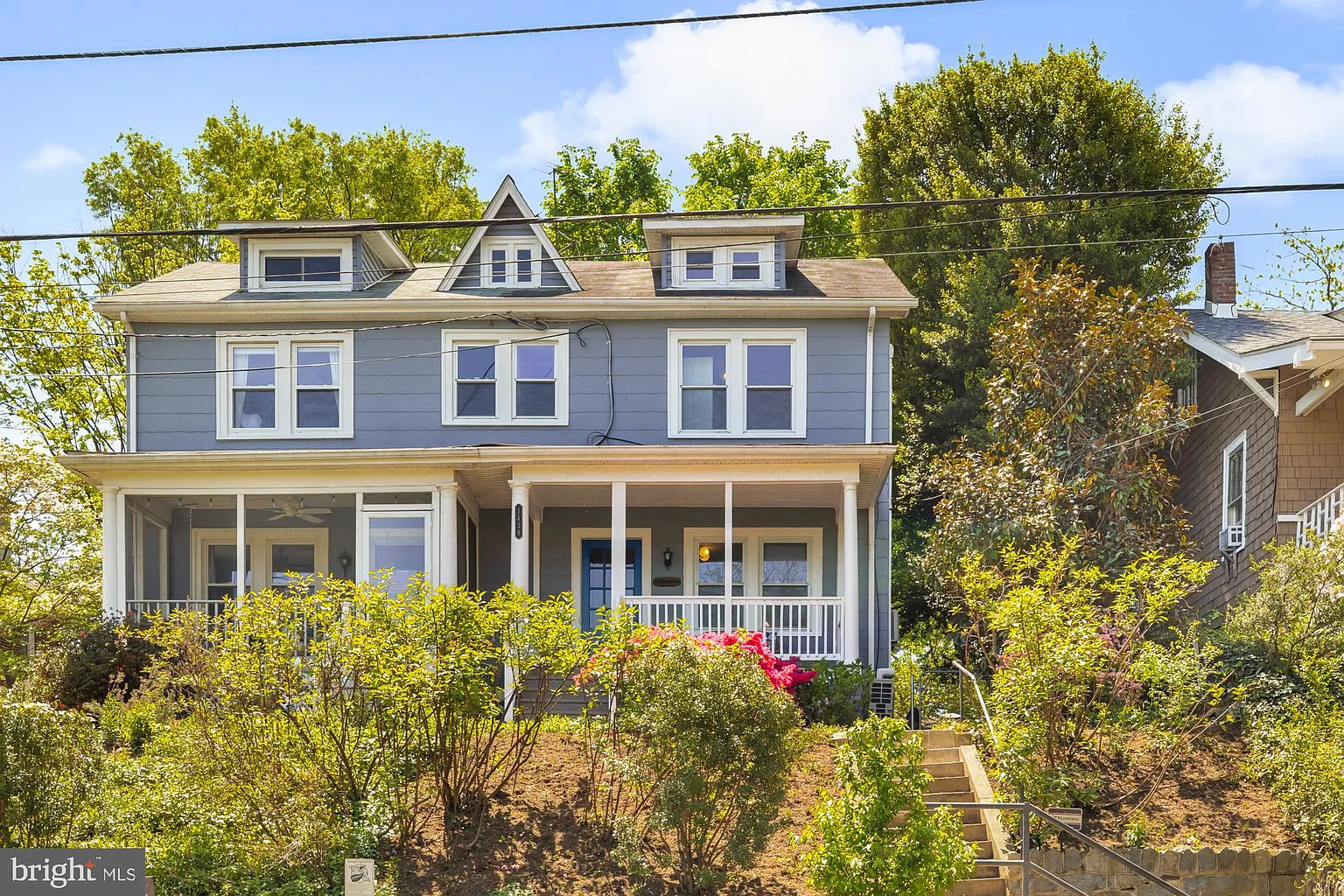1439 Newton St NE photo 1