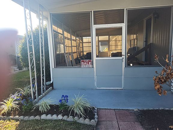 2nd image of 75 Valencia Rd