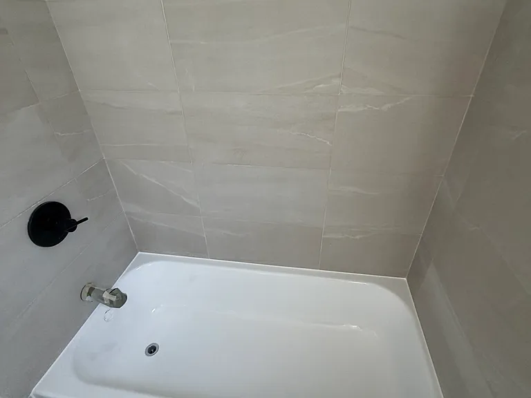 2733 Montrose Ave #7 — Photo 18