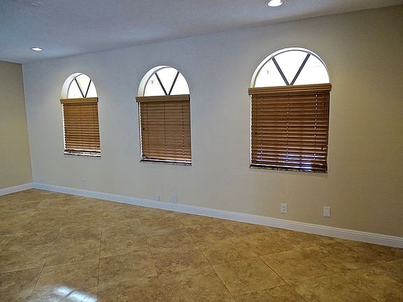 5th image of 4401 NW 95th Ave