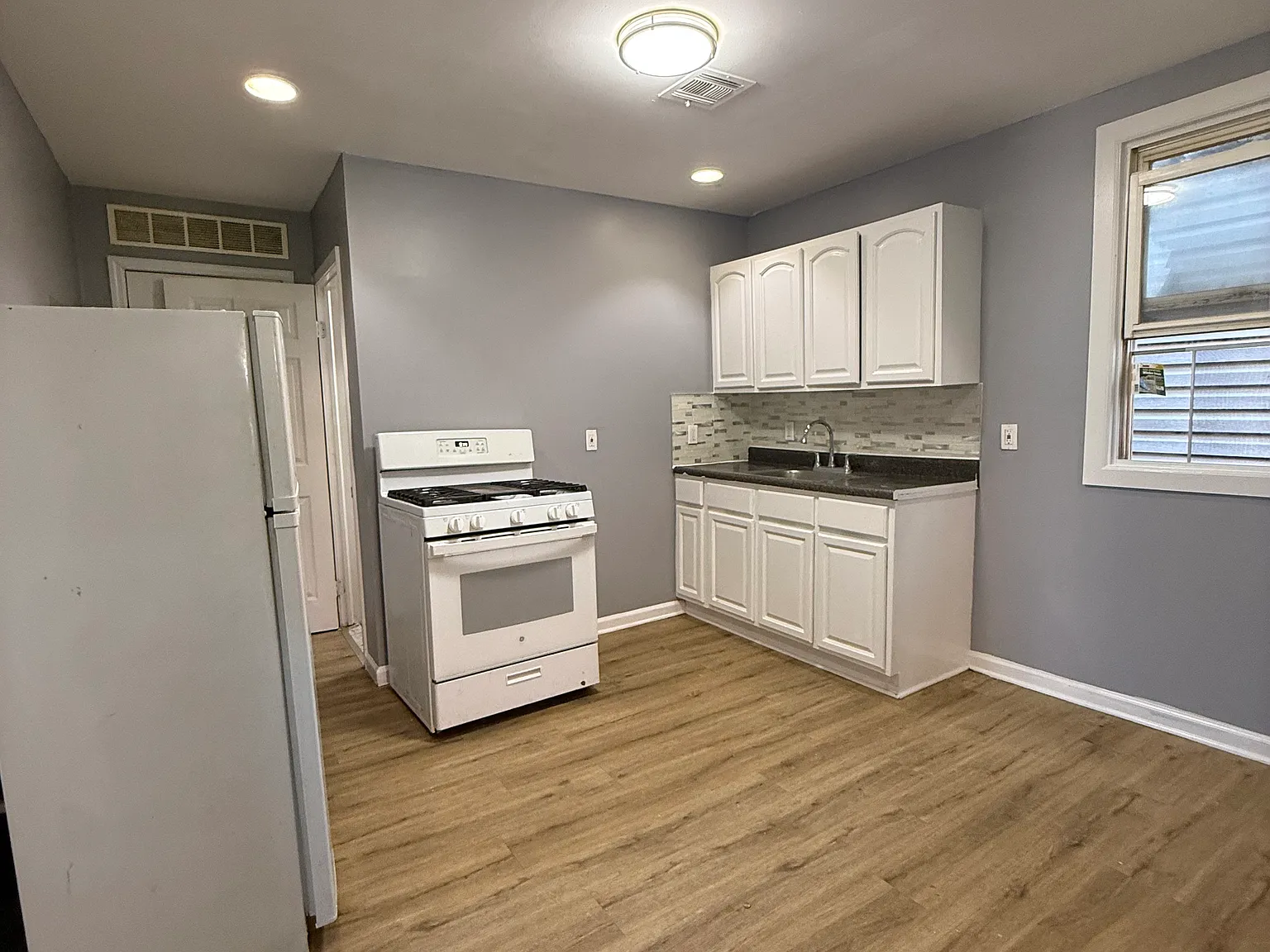 2 bed, $1,700 — Photo 4