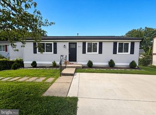 8107 Brown Ct, Alexandria, VA 22306