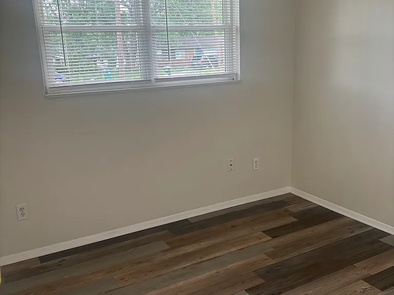 7606 Marietta Ct — Photo 3