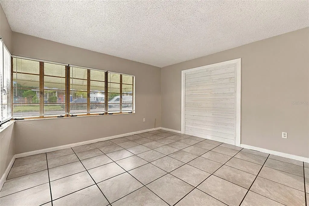 2 bed, 1.0 bath, 885 sqft, $1,795 — Photo 4
