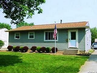1st image of 828 Sandalwood Dr
