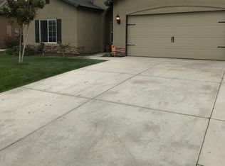 10801 Tamarron Dr, Bakersfield, CA 93311