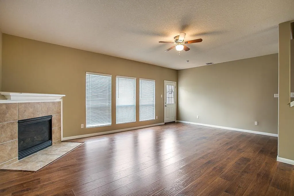 4 bed, 2.5 bath, 3143 sqft, $2,550 — Photo 3