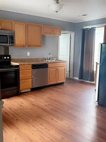 434 S Maple St — Photo 2