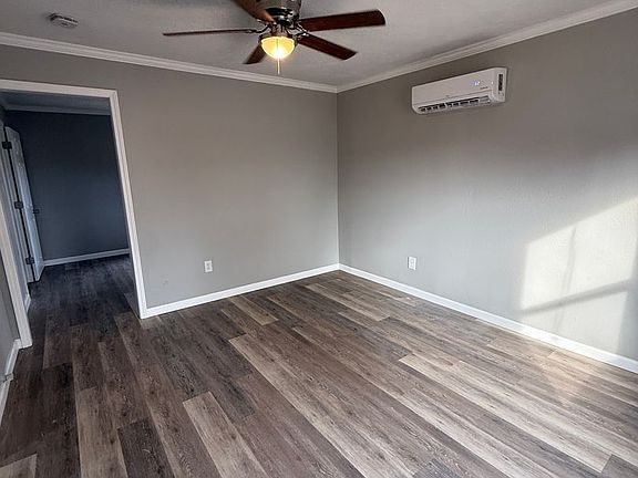 3rd image of 341 N Warren Ave