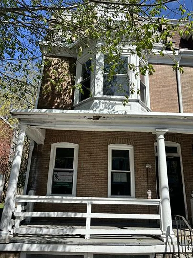 19 South Ann Street — Photo 2
