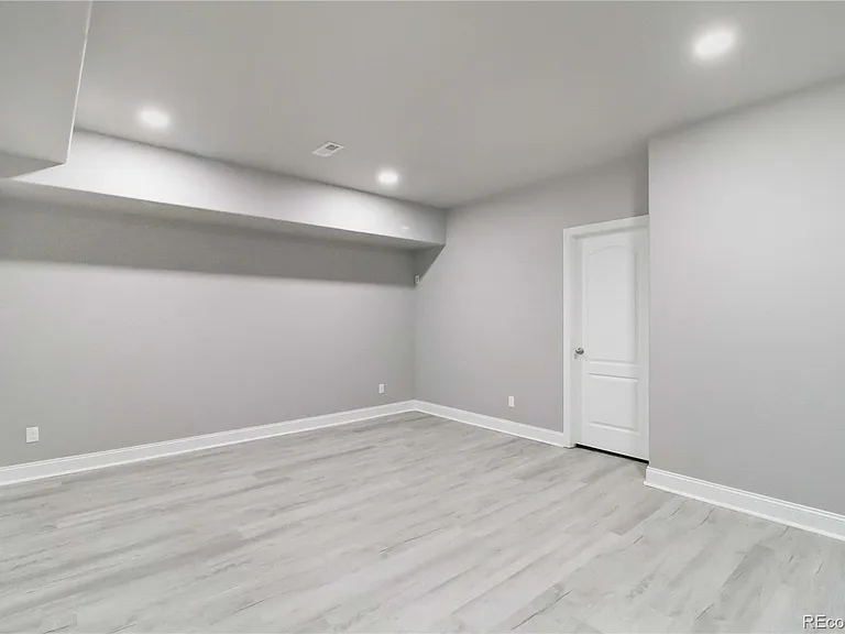 14700 Oslo Ave — Photo 24