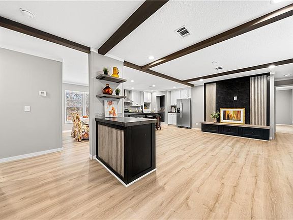 5th image of 487 Childers Rd